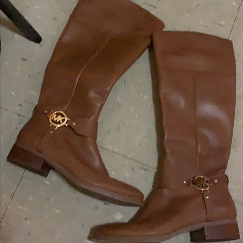 They are really tight on my feet.